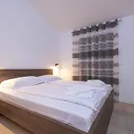 Luca By Interhome Feriehus Poreč