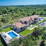 Feriehus Luca By Interhome Poreč