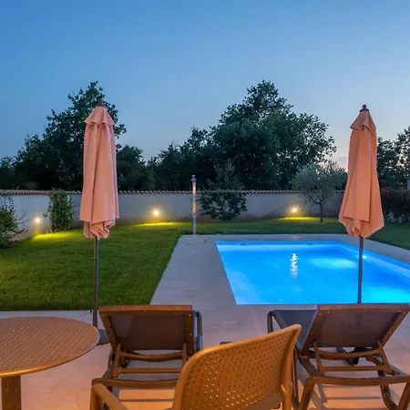 Luca By Interhome بوريتش